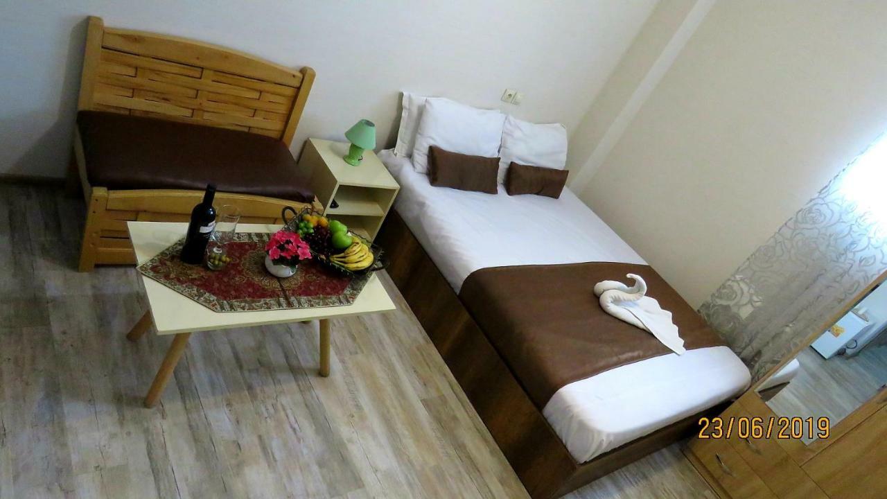 Atlas Hotel Tbilisi Esterno foto